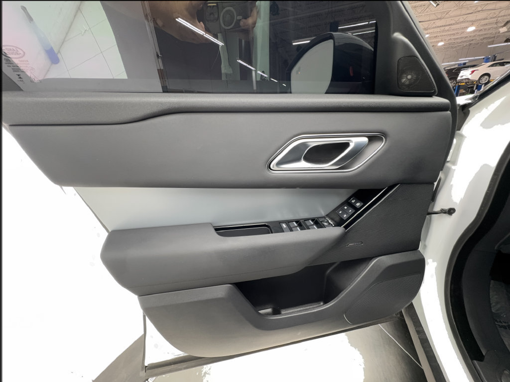 Used 2025 Land Rover Range Rover Velar S AWD/4WD image 25
