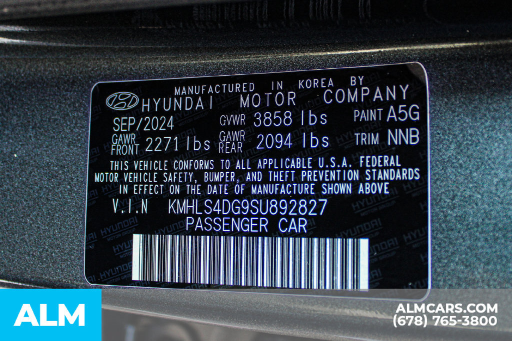 Used 2025 Hyundai Elantra SEL FWD image 38