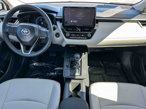 Used 2026 Toyota Corolla Cross LE image 20