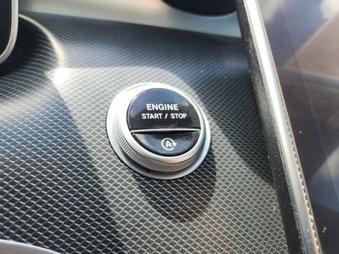 Used 2025 Mercedes-Benz C 300 Sedan image 30