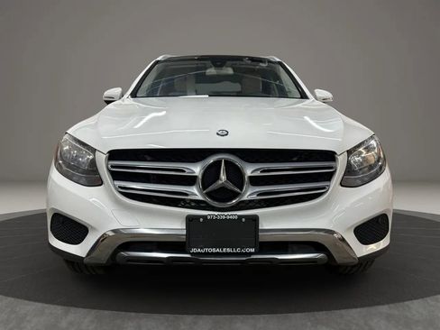 Used 2017 Mercedes-Benz GLC 300 4MATIC image 3