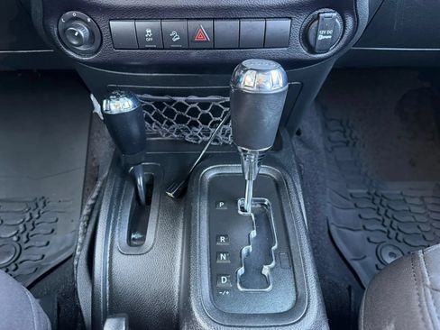 Used 2017 Jeep Wrangler Unlimited Sport AWD/4WD image 15