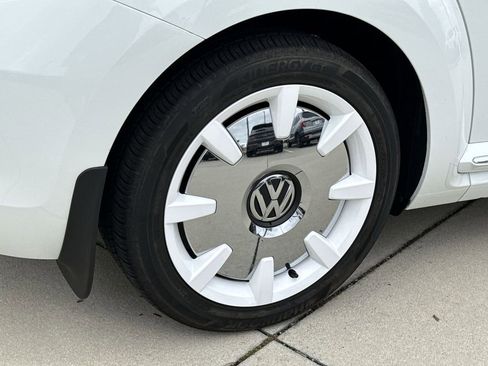 Used 2019 Volkswagen Beetle 2.0T S image 30