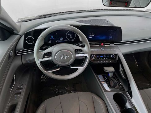Used 2023 Hyundai Elantra SEL w/ Convenience Package FWD image 23