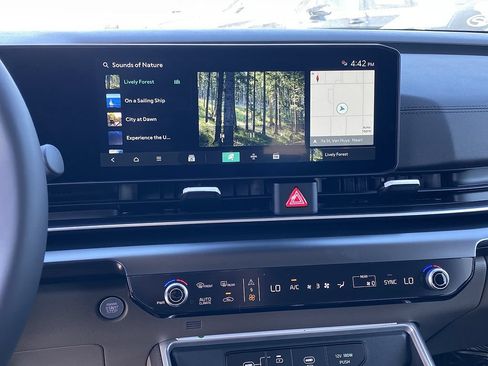 New 2026 Kia Carnival FWD image 20
