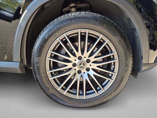 Used 2025 Mercedes-Benz GLC 300 4MATIC image 23