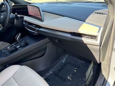 Certified 2024 Cadillac XT4 Luxury image 20