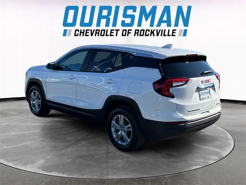 Used 2022 GMC Terrain SLE image 4