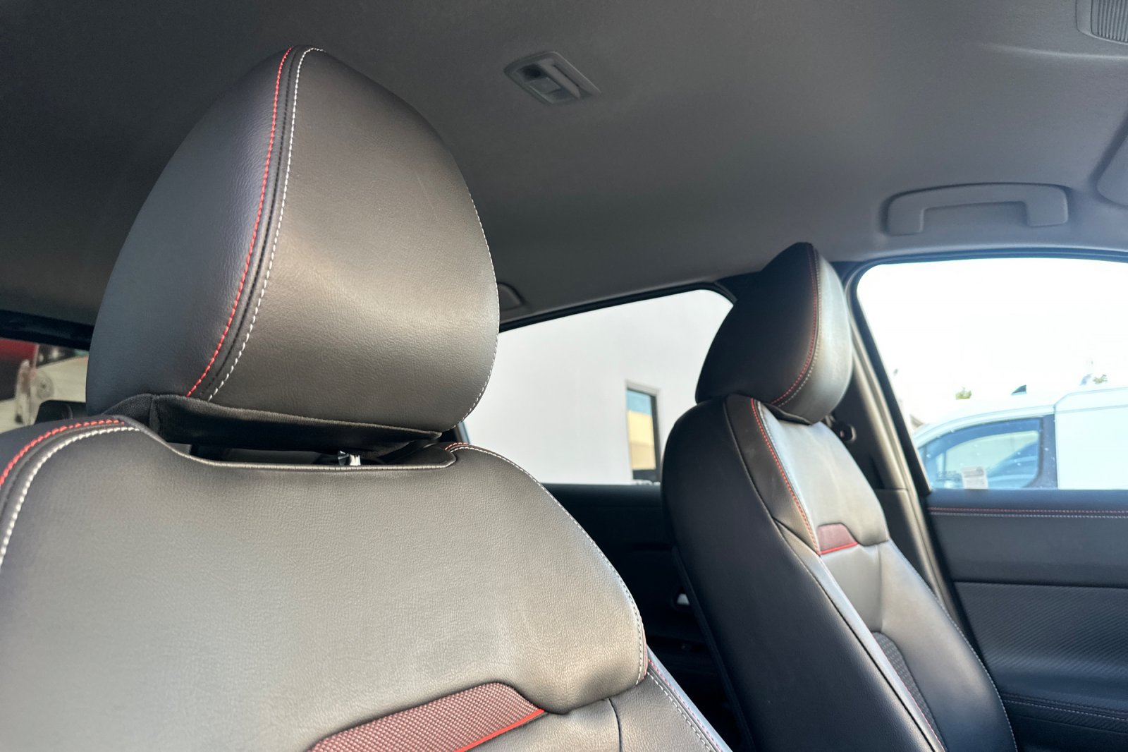 Used 2025 Nissan Kicks SR AWD/4WD image 19