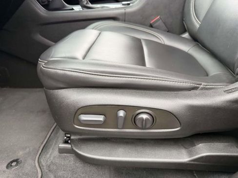 Certified 2023 Chevrolet Traverse LT image 16