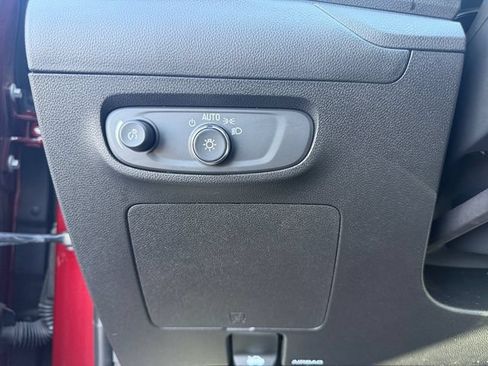 Used 2025 Buick Encore GX Preferred AWD/4WD image 19