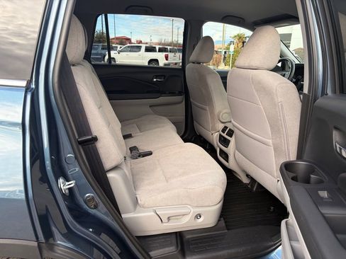 Used 2021 Honda Pilot EX image 16