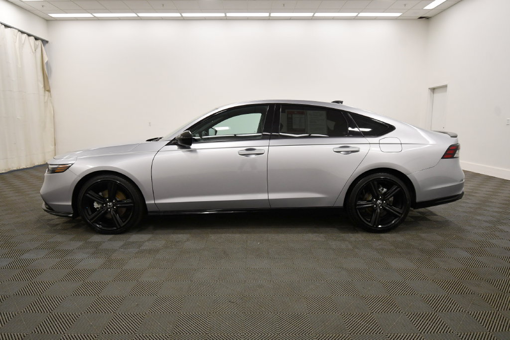 Used 2025 Honda Accord Sport image 4
