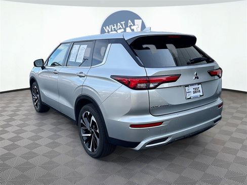 Used 2024 Mitsubishi Outlander AWD image 6