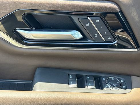New 2026 GMC Yukon Denali Ultimate AWD/4WD image 17