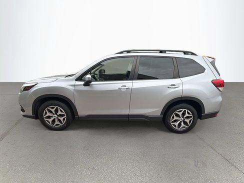 Used 2023 Subaru Forester Premium AWD/4WD image 7