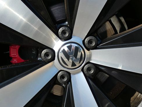 Used 2014 Volkswagen Beetle R-Line image 20