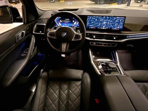 Used 2025 BMW X6 xDrive40i w/ Climate Comfort Package image 6