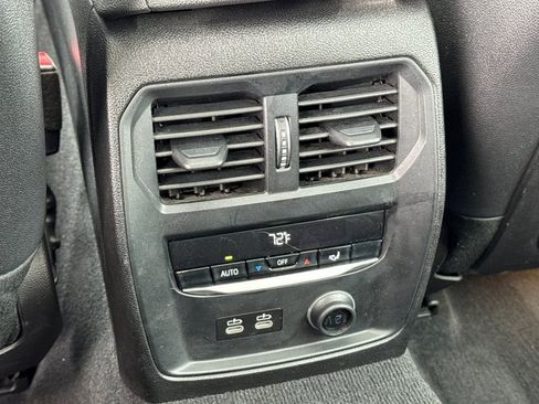 Used 2020 BMW 330i Sedan w/ M Sport Package image 13