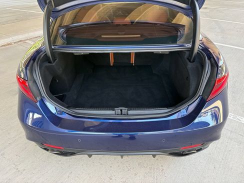 Used 2017 Alfa Romeo Giulia Ti w/ TI 19" Sport Package RWD image 11