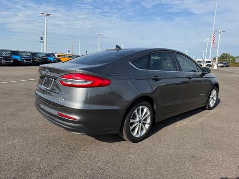 Used 2019 Ford Fusion SE FWD image 5