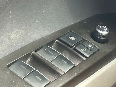 Used 2023 Toyota Camry XLE FWD image 10