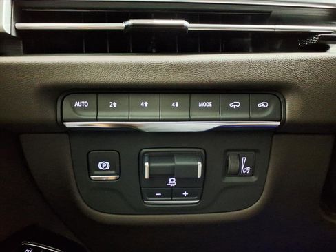 Certified 2025 Cadillac Escalade Premium Luxury w/ Touring Package image 22