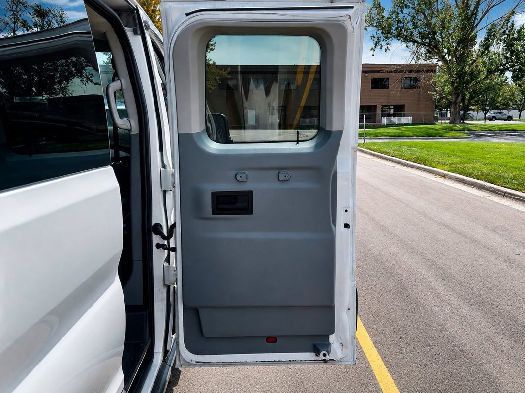 Used 2015 Ford Transit 150 XL RWD image 18