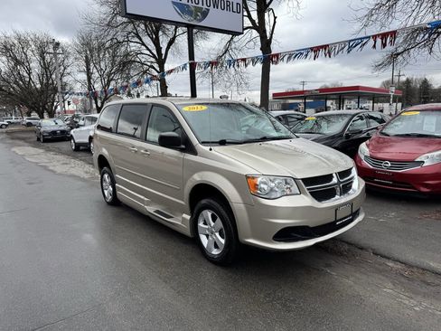Used 2013 Dodge Grand Caravan SE image 4
