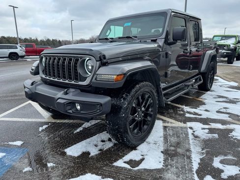 Used 2025 Jeep Gladiator Sport image 5