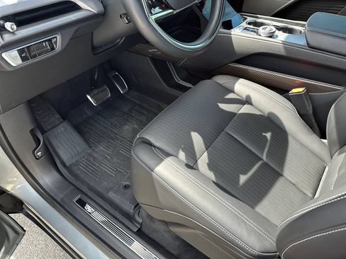 Used 2026 Cadillac Vistiq Sport w/ LPO, Floor Liner Package AWD/4WD image 20