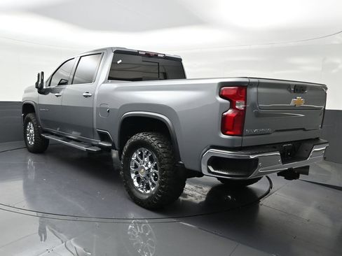 Used 2024 Chevrolet Silverado 2500 LTZ w/ LTZ Premium Package AWD/4WD image 3