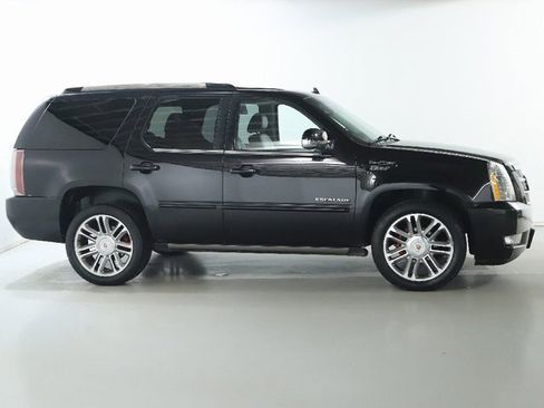 Used 2014 Cadillac Escalade Premium image 11