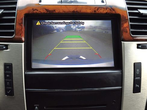 Used 2013 Cadillac Escalade Platinum image 27