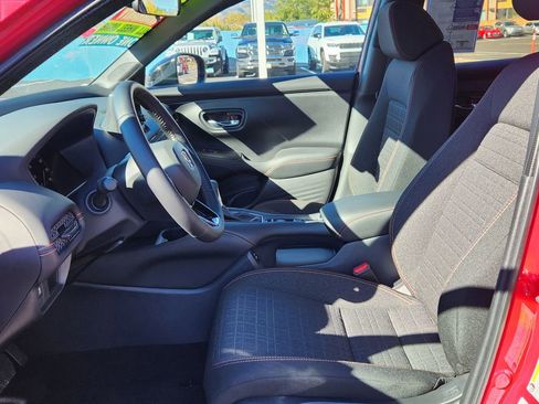 Used 2025 Honda HR-V Sport image 8