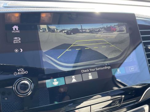 Certified 2022 Honda Pilot Touring image 14