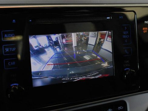 Used 2017 Toyota Corolla LE FWD image 31
