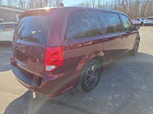 Used 2018 Dodge Grand Caravan SXT w/ Driver Convenience Group image 4