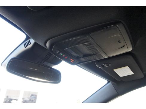 Used 2025 GMC Acadia Elevation w/ Elevation Premium Package FWD image 25