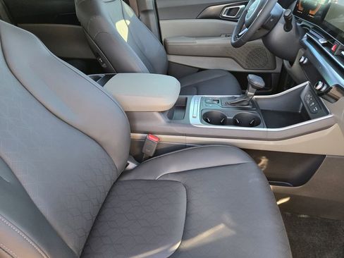 New 2026 Kia Carnival image 10