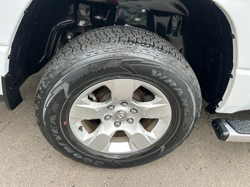 Used 2023 RAM 1500 Big Horn AWD/4WD image 31