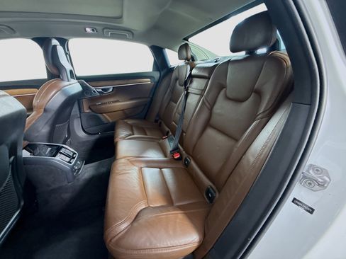 Used 2018 Volvo S90 T6 Inscription w/ Convenience Package image 25