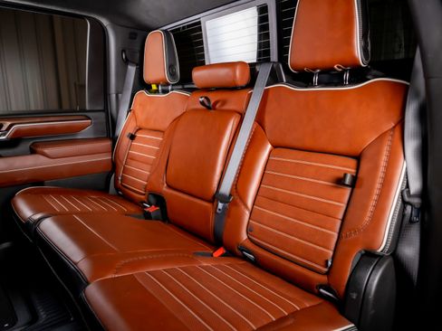 Used 2025 GMC Sierra 3500 Denali Ultimate image 25