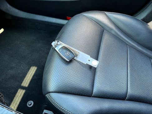 Used 2019 Mercedes-Benz C 300 Sedan w/ Premium Package image 33