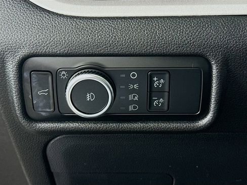 Used 2023 Ford Explorer XLT w/ Equipment Group 202A image 9