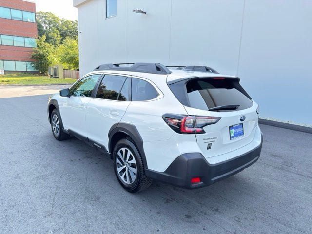 Used 2023 Subaru Outback Premium AWD/4WD image 9