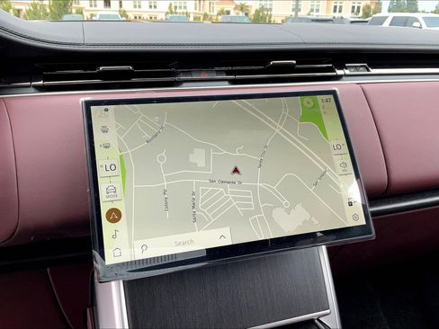 New 2025 Land Rover Range Rover SE image 8