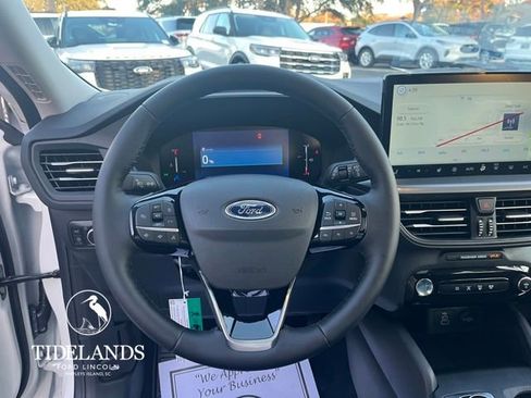 New 2025 Ford Escape SE w/ Class II Trailer Tow Package image 23