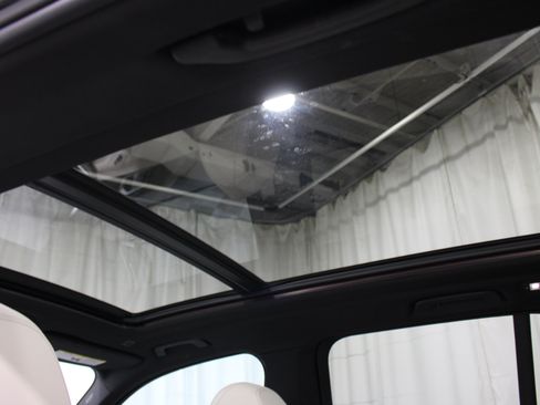 Used 2019 BMW X5 xDrive40i w/ M Sport Package AWD/4WD image 24