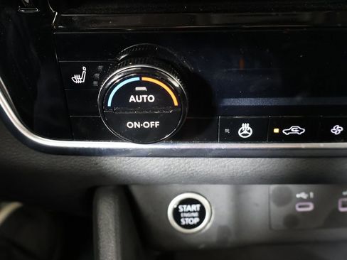 Used 2023 Nissan Rogue SV w/ SV Premium Package image 45